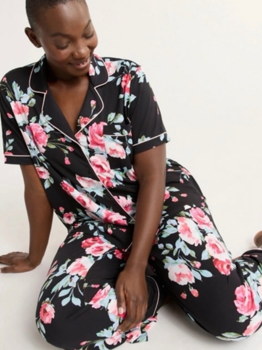 Floral Short-Sleeve Pajama Set — Black with Pink Roses